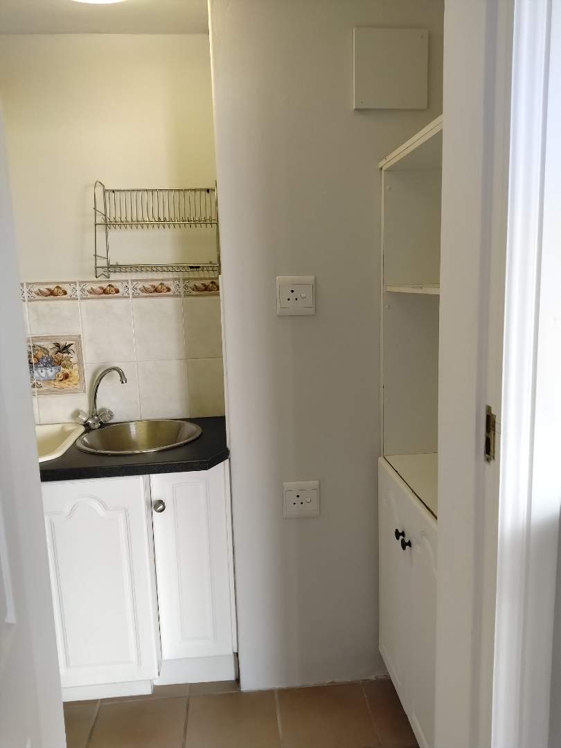 To Let 2 Bedroom Property for Rent in Reebok Western Cape